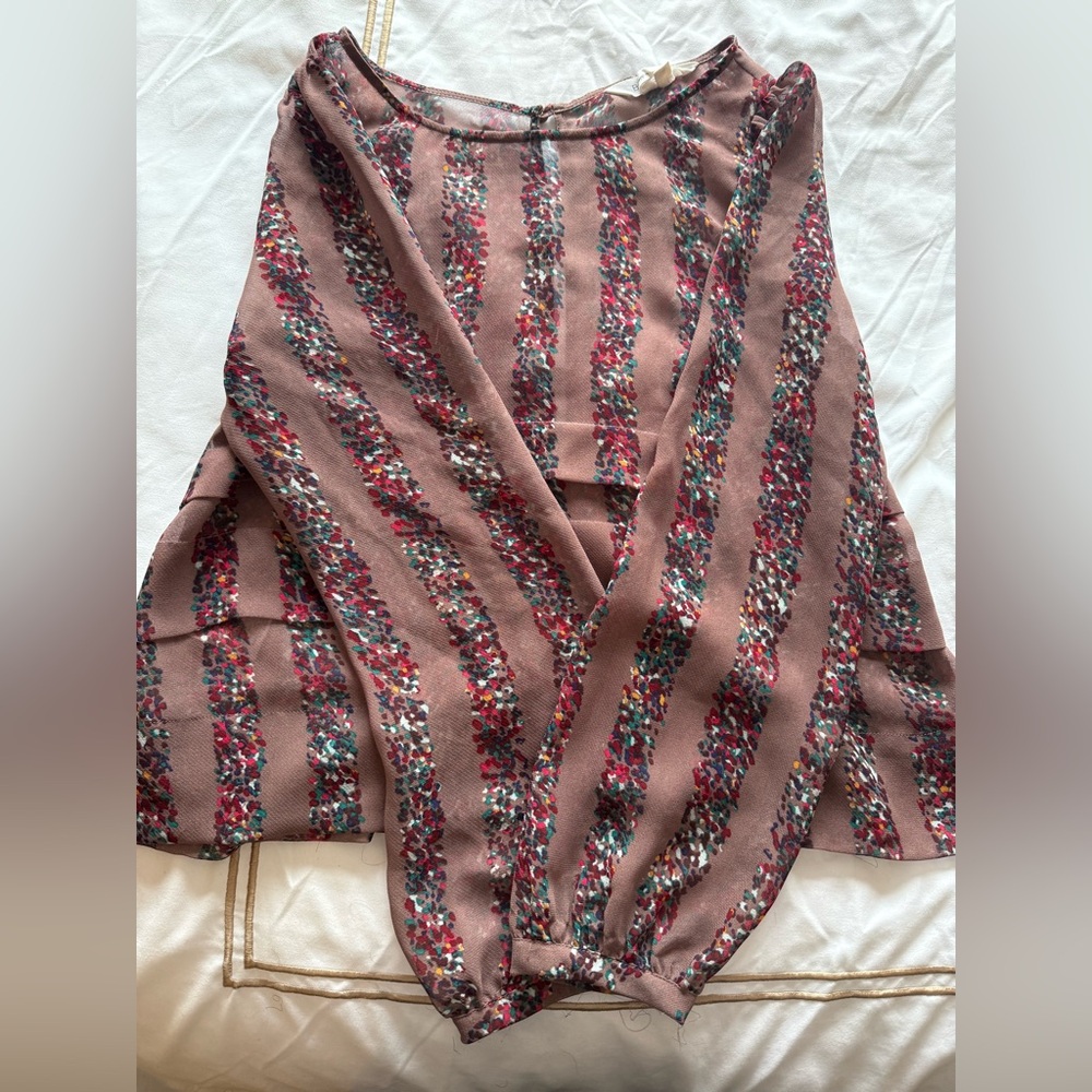 BCBGeneration Long Sleeve BoHo Sheer Sleeve Button Down Back Blouse Size Small